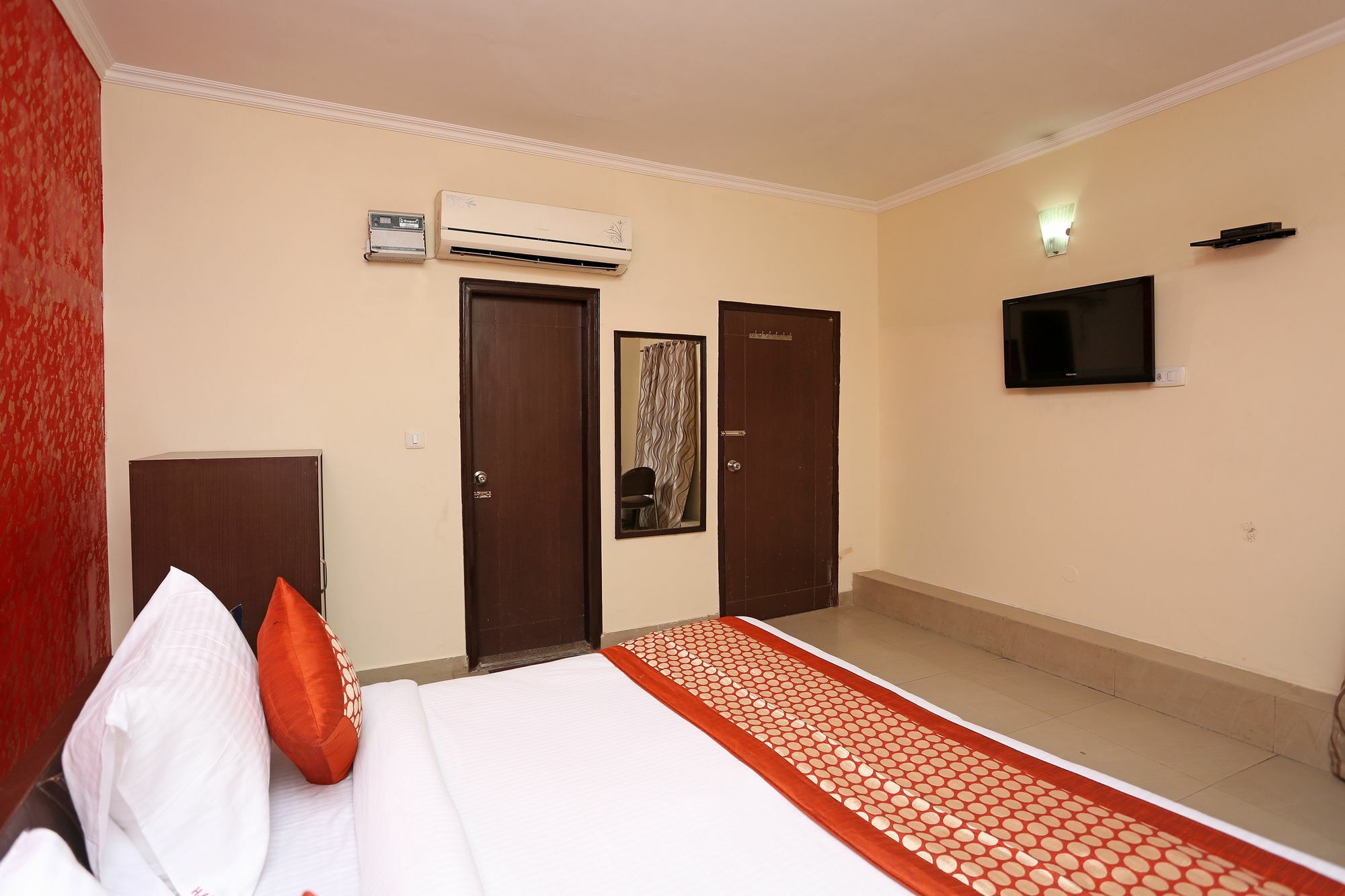 Hotel Aero Look New Delhi Eksteriør bilde